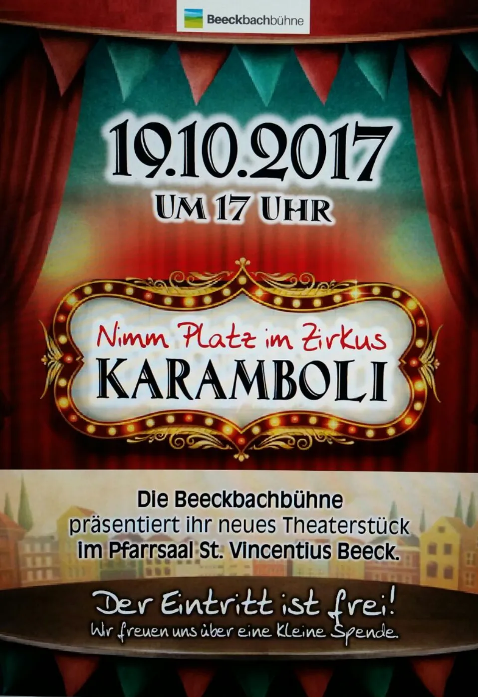Plakat „Nimm Platz im Zirkus Karamboli“: Zirkuszelt-Motiv mit rotem Vorhang, Termin 19.10.2017 um 17 Uhr, Eintritt frei.